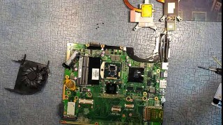 Как почистить ноутбук от пыли. Замена и нанесение термопасты.