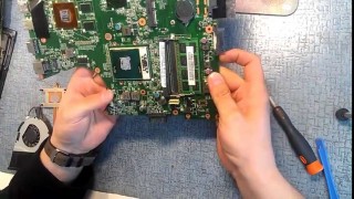 Разборка Toshiba Satellite L750, L755 (Toshiba Satellite L750, L755 disassembly)