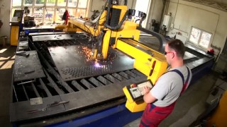 Фабрика WEIMA. Производство промышленных шредеров и брикетировочных прессов.