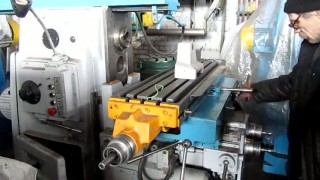 Станок горизонтально-фрезерный консольный 6Р82