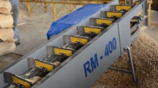 Рубительная машина RM-400 с подающим и отводящим транспортером