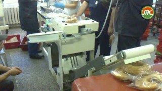 Полуавтоматический клипсатор Молния-7 на хлебозаводе в Санкт-Петербурге