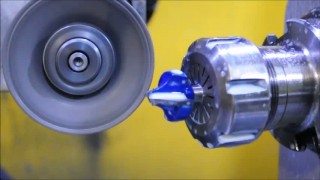 Профилирование концевой фрезы на универсальном заточном станке с ЧПУ FSM-CNC фирмы Kaindl (Германия)