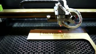 Лазерная гравировка и резка фанеры