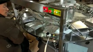 Полуавтоматическое оборудование для производства вафельных рожков