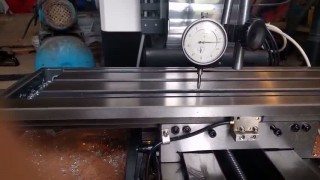 Настольный фрезерный станок Optimum MH25SV