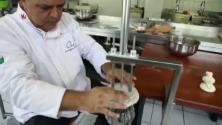 Продаётся аппарат для лепки хинкали Телефон +995 595 78 95 95