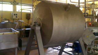 Маслоизготовитель (маслобойка)