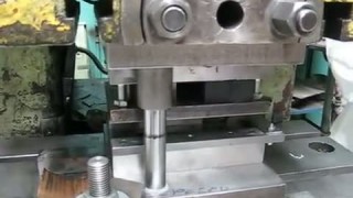 Штамп для пробивки, надрезки с отгибкой, гибки и вырубки.