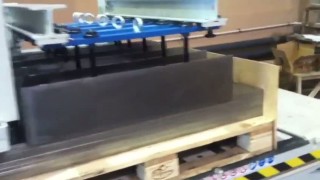 Предлагаем к продаже линию поперечной резки и стапелевания нарезанных полос от мин. 500 мм до МАкс. 2.3 м в длину.