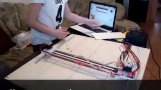 ЧПУ выжигатель - Девочка 12 лет устанавливает Pyroprinter