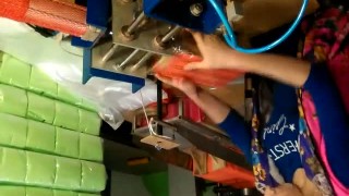 Упаковщик бумажных салфеток в "Биг Пак" 400 листов