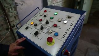 Сравниваем в работе реечные домкраты разных производителей