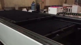 Видео смены столов оптоволоконного лазера ХТLASER XTC-1530GW