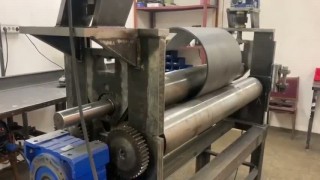 Электромеханический вальцовочный станок RME-1300х8