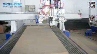 Пневматический фрезерный станок с пилой и вертикальным и поперечным шпинделями для обработки MDF