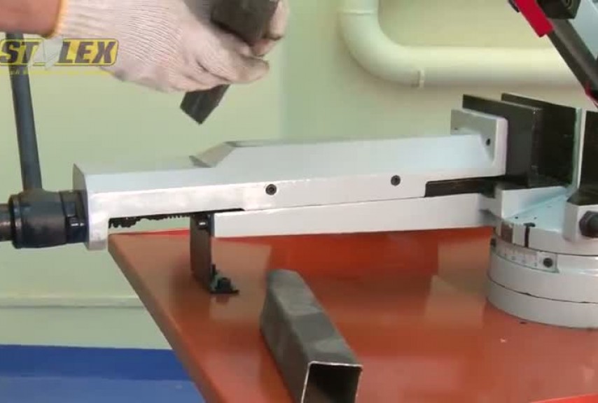 Ручной ленточнопильный станок по металлу Stalex BS-215G