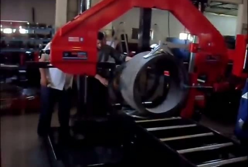 Полуавтоматический ленточнопильный станок по пластику KARMETAL KMT 800 SDG