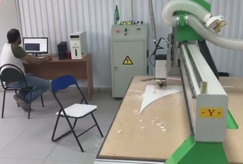 Фрезерный станок с ЧПУ RJ 2040