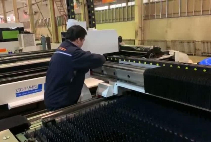 Станок волоконной лазерной резки листового металла и труб XTC-1530WT/1000 IPG