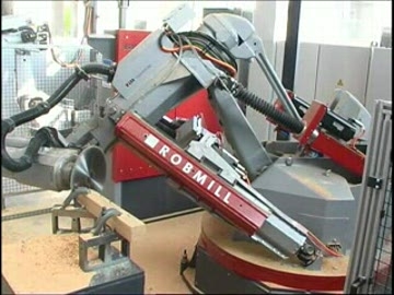 Фрезеровальный станок для обработки древесины и металла.