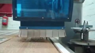 Фрезерный станок с автоматической сменой инструмента