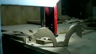 Выпиливание деталей на ленточной пиле