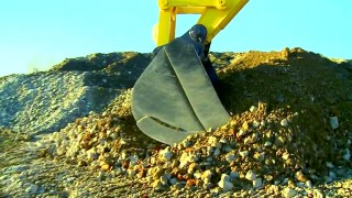 Гусеничный экскаватор NEW HOLLAND KOBELCO E305C