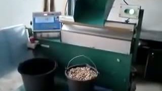 работа пресс гранулятора на опилках