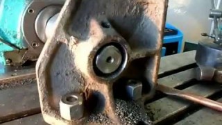 Растачивание отверстия на фрезерном станке.