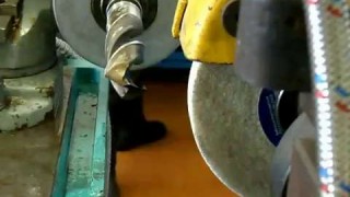 3Е642Е. Шлифование сверла.