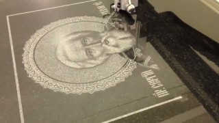 Работа станка по нанесению изображения