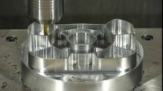 Фрезерная обработка на станке с ЧПУ.