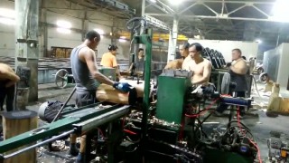 Лущильный станок с автоматической подачей чурока