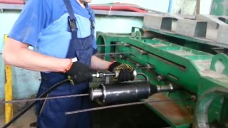 Испытание гидравлического домкрата 160кН