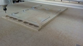 Скоростной раскрой фанеры на ЧПУ