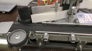 Настольная этикетировочная машина