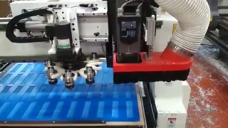 Фрезерный станок с ЧПУ с револьверной сменой инструмента LTT-G1325С в работе 3