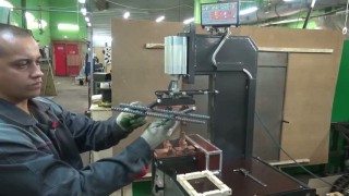 Двухэлектродная машина контактной сварки МТ-092 2Т