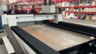 Смена паллет на оптоволоконном лазере LF3015GC