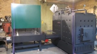 Котел на 300 киловатт на сырых опилках и дровах