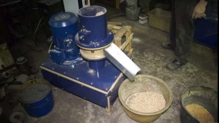 Гранулятор для опилок с кольцевой матрицей ГУ-22