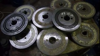 Гранулятор для опилок с кольцевой матрицей ГУ-22