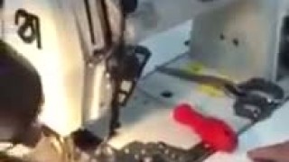 Одноигольная машина челночного стежка с нижним игольным и верхним роликовым транспортером DURKOPP ADLER 274-140342-01