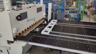 Гильотинные ножницы WML 6x3100+SL с устройством автоматической подачи материала