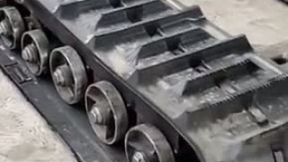 Резиновые гусеницы для строительной техники