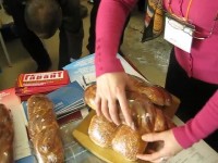 Упаковка хлеба в пленку